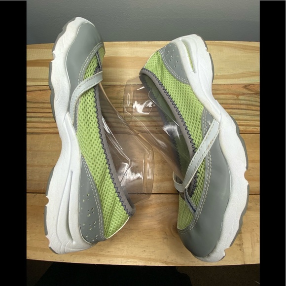 L.L. Bean Women 05330 Green Mary Jane Shoes Fabric Size 9 Slip on comfort - Picture 6 of 8